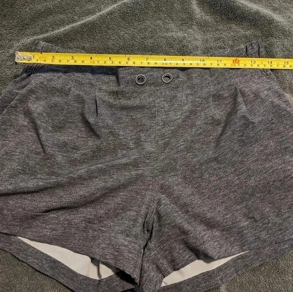 Lululemon Spring Break Away Short II‎ - size 4 Heather Lux Gray - Picture 7 of 7